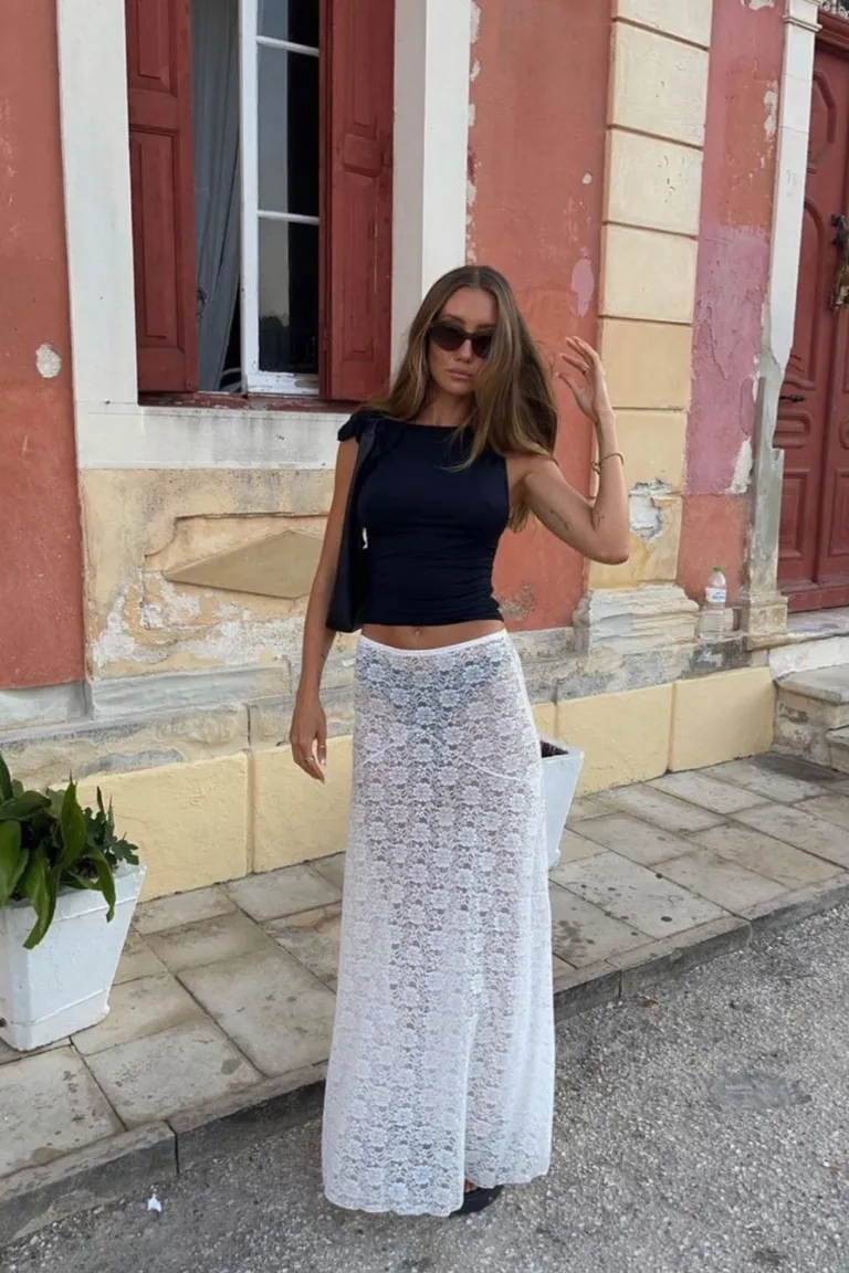 Falda Encaje Blanca: Elegancia Veraniega con Toque Romántico de ootd para argentina