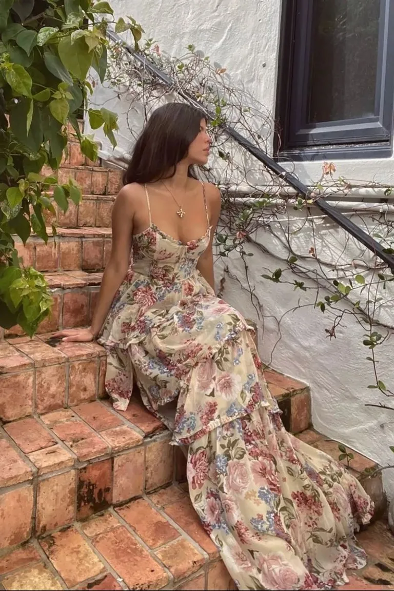Vestido Floral Romántico de Verano con Detalles Vintage de ootd para argentina
