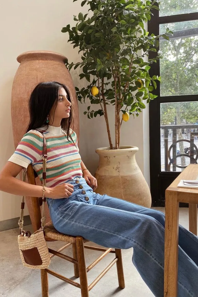 Estilo Casual Chic: Rayas Retro y Denim para Primavera de ootd para argentina