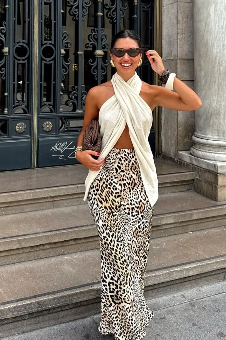Look Veraniego: Vestido Animal Print y Top Cruzado Blanco de ootd para argentina