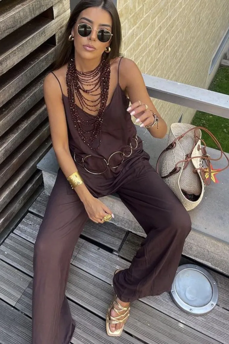 Look Boho Chic: Conjunto Marrón con Accesorios Dorados de ootd para argentina