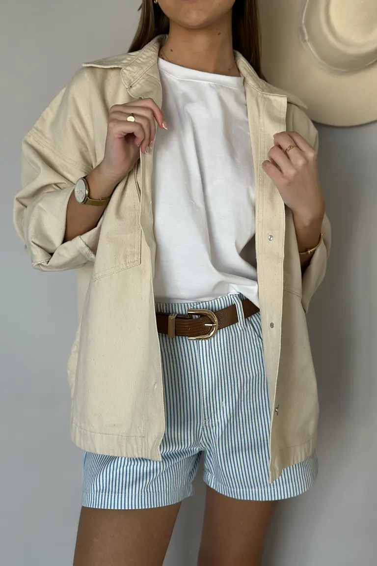 Look Veraniego Casual: Camisa Oversized y Shorts de Rayas de sofidelfabro para argentina