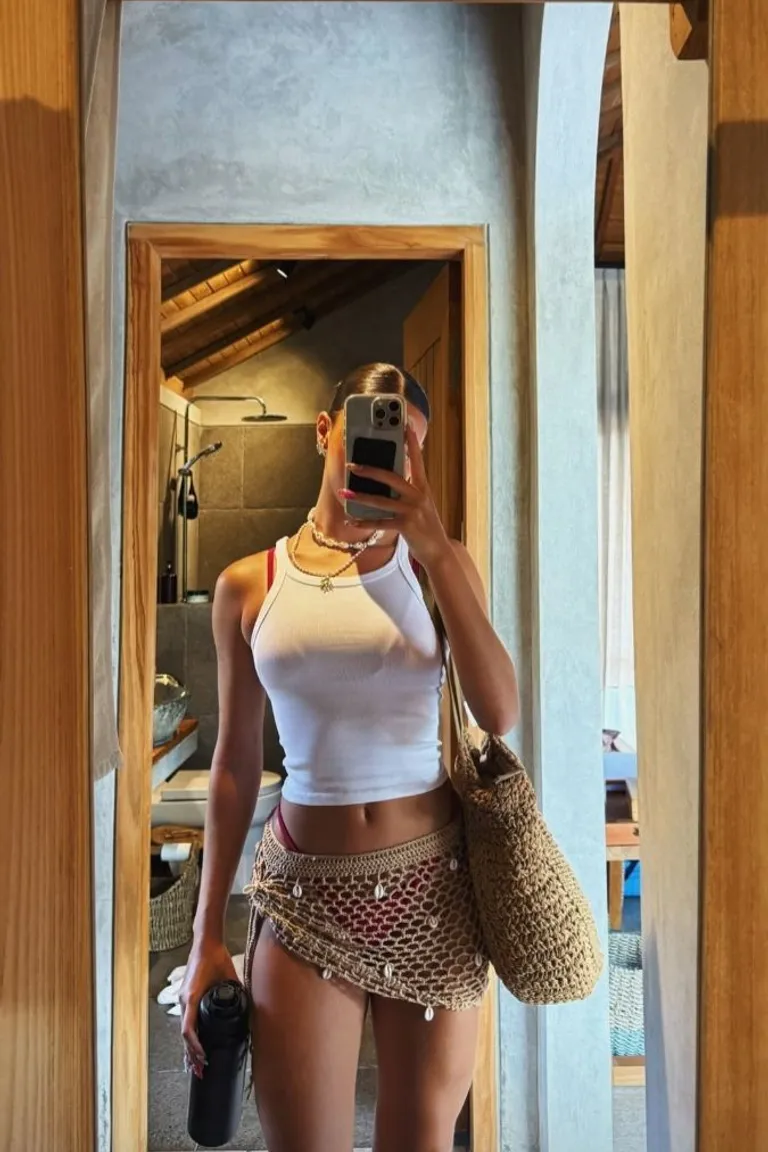 Look Playero Boho-Chic con Top Crop y Short Estampado de ootd para argentina