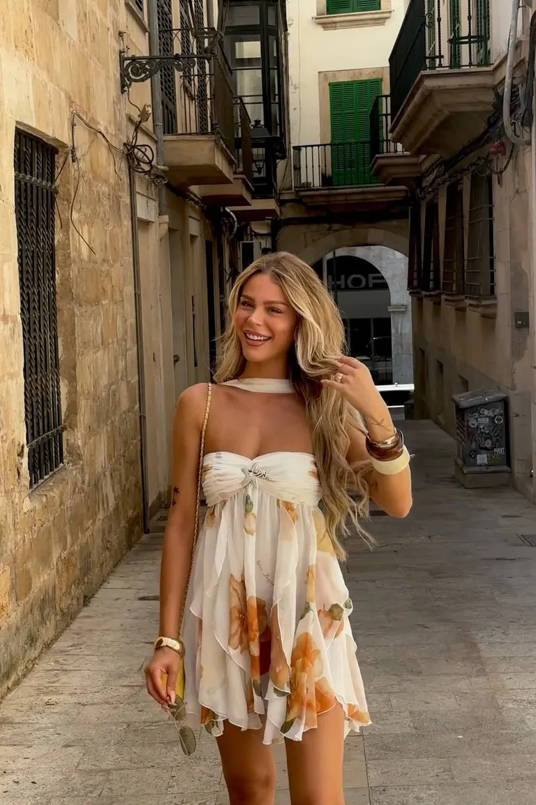 Look Romántico Veraniego: Conjunto Off-Shoulder en Tonos Naturales de ootd para argentina