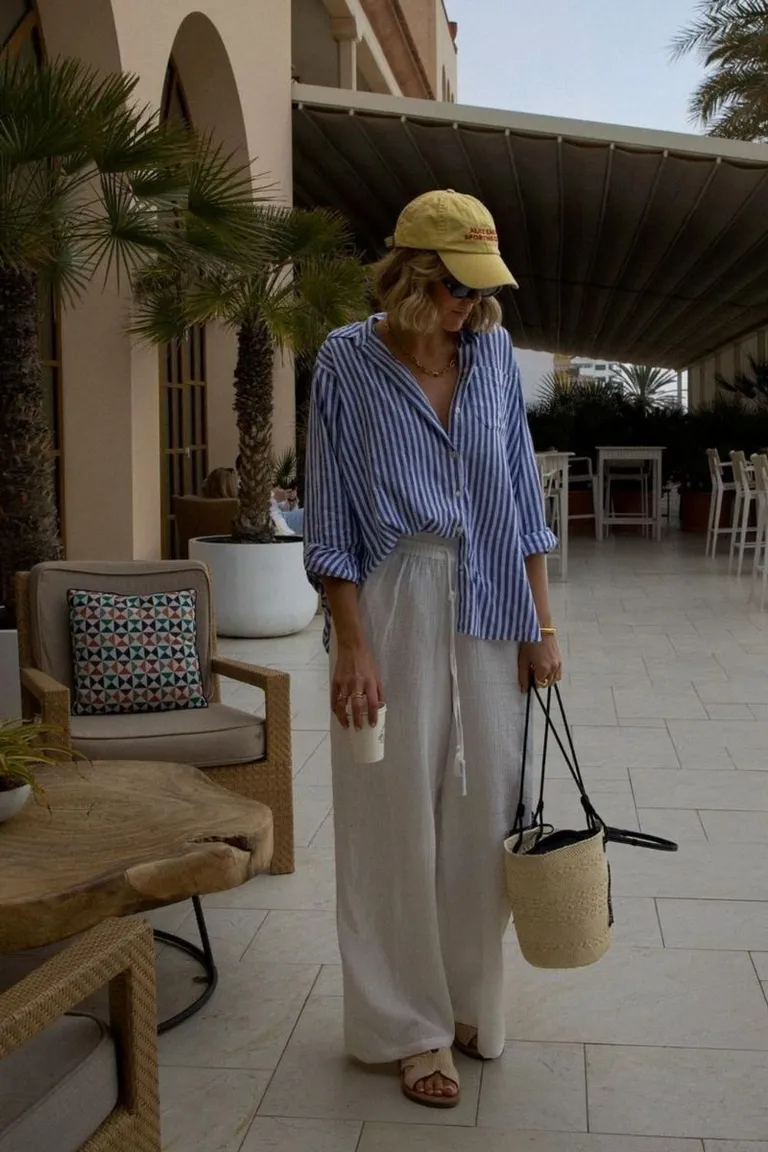 Estilo Mediterráneo: Look Veraniego Elegante en Azul y Blanco de ootd para argentina