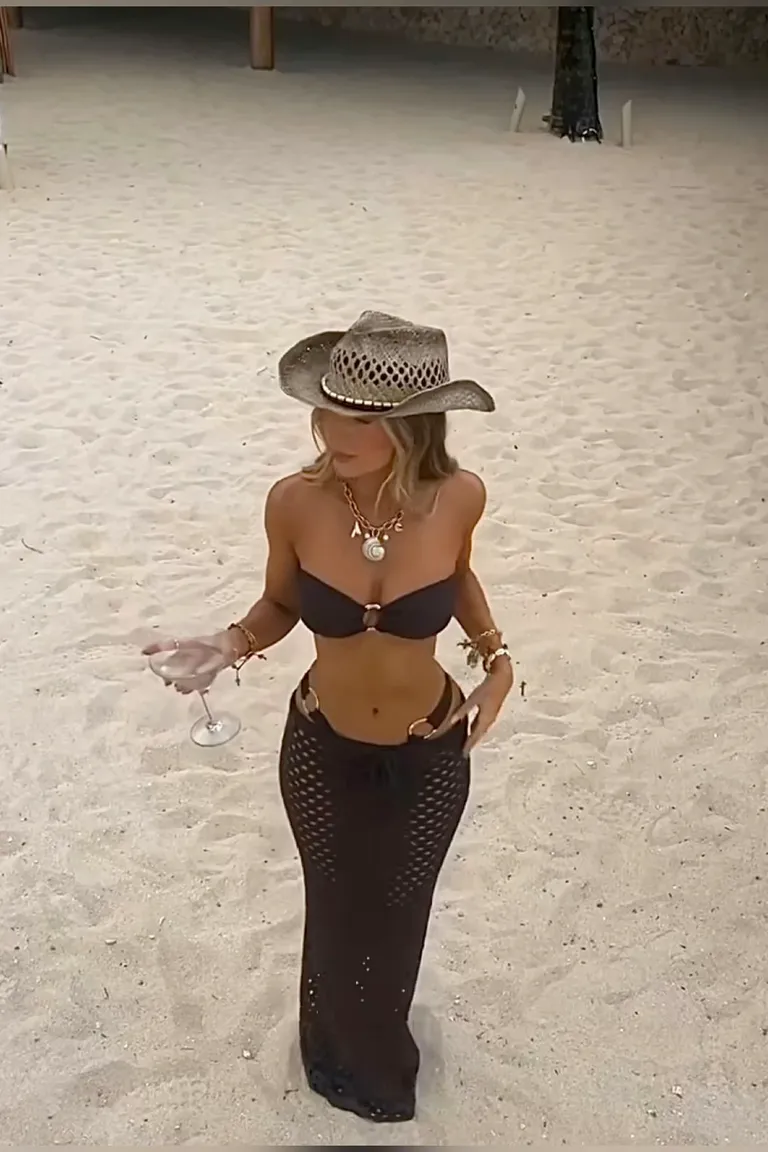 Elegante Look Playero en Negro con Sombrero de Verano de ootd para argentina