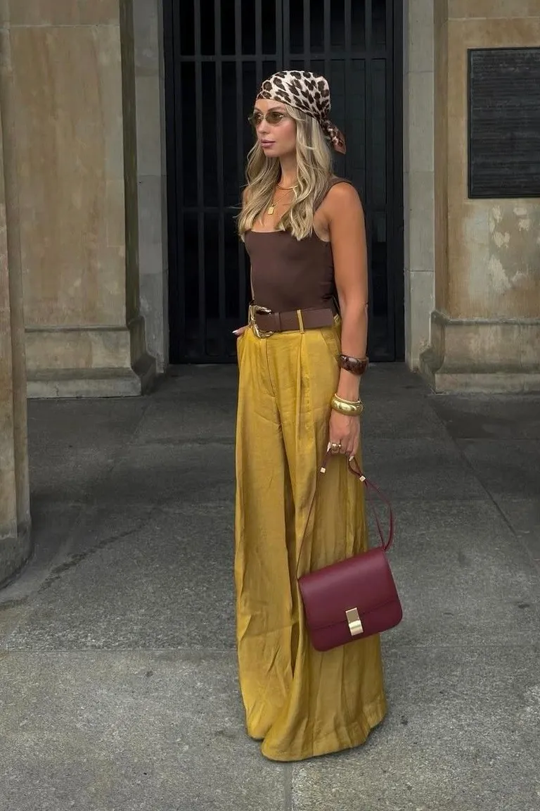 Look Boho Chic: Vestido Mostaza y Accesorios Burgundy de ootd para argentina