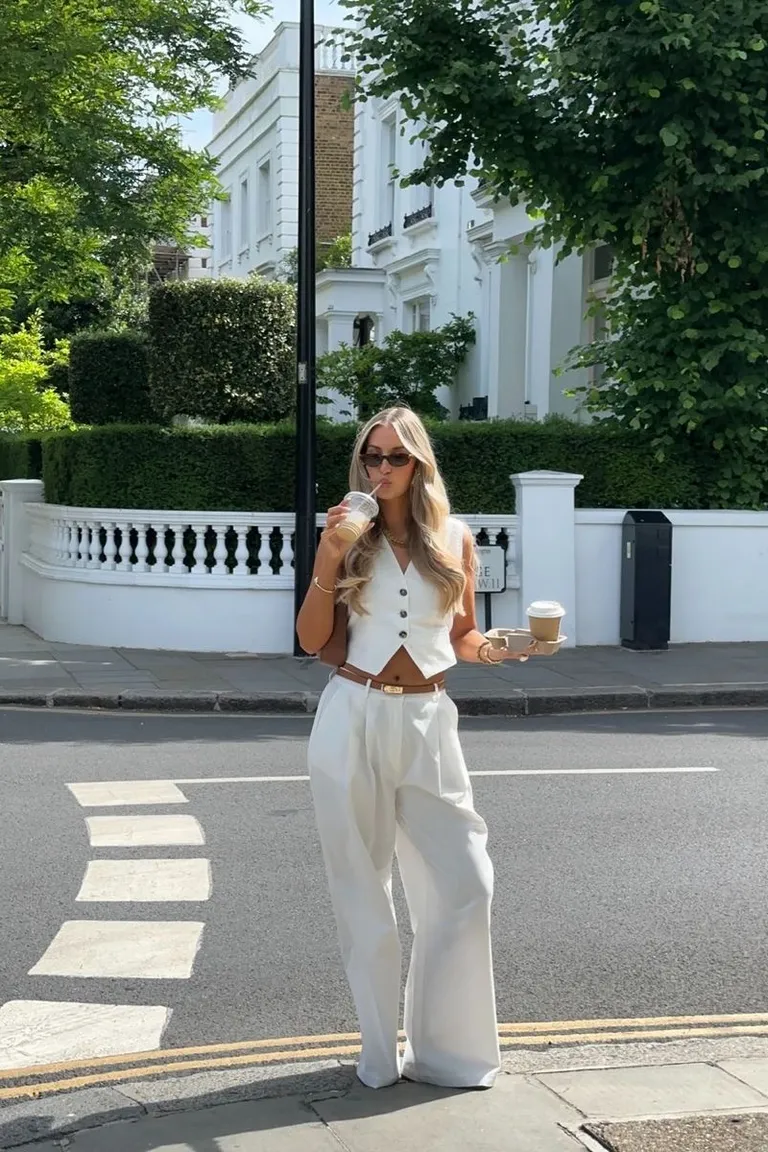 Look Minimalista Veraniego en Blanco Total de ootd para argentina