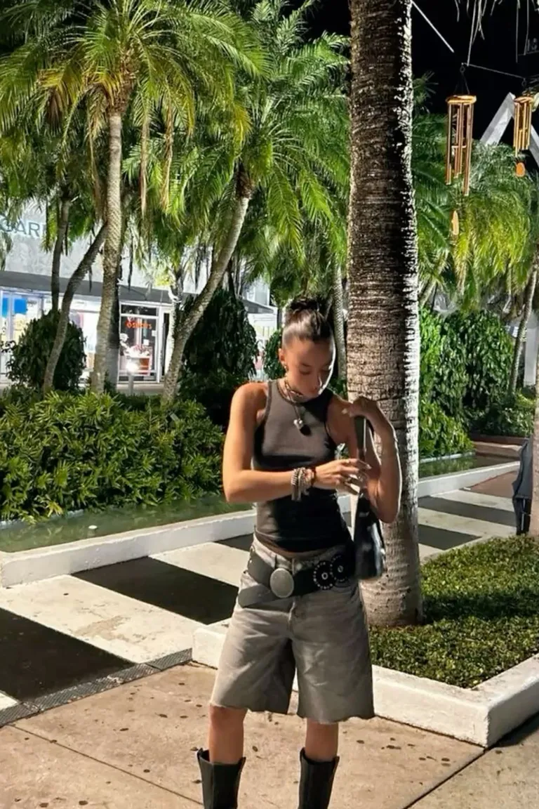 Look Urbano Veraniego: Cargo Shorts y Top Negro de ootd para argentina