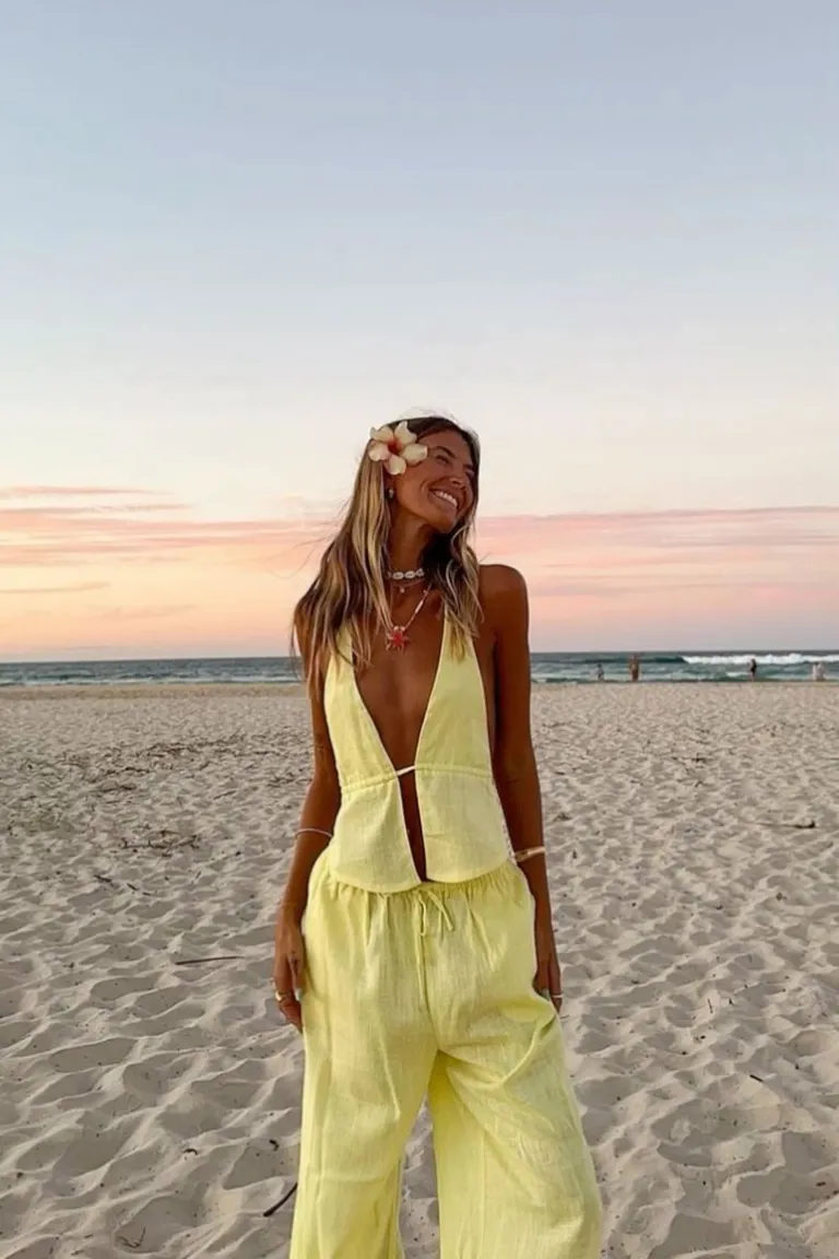 Look Playero en Amarillo Pastel: Elegancia Veraniega de ootd para argentina