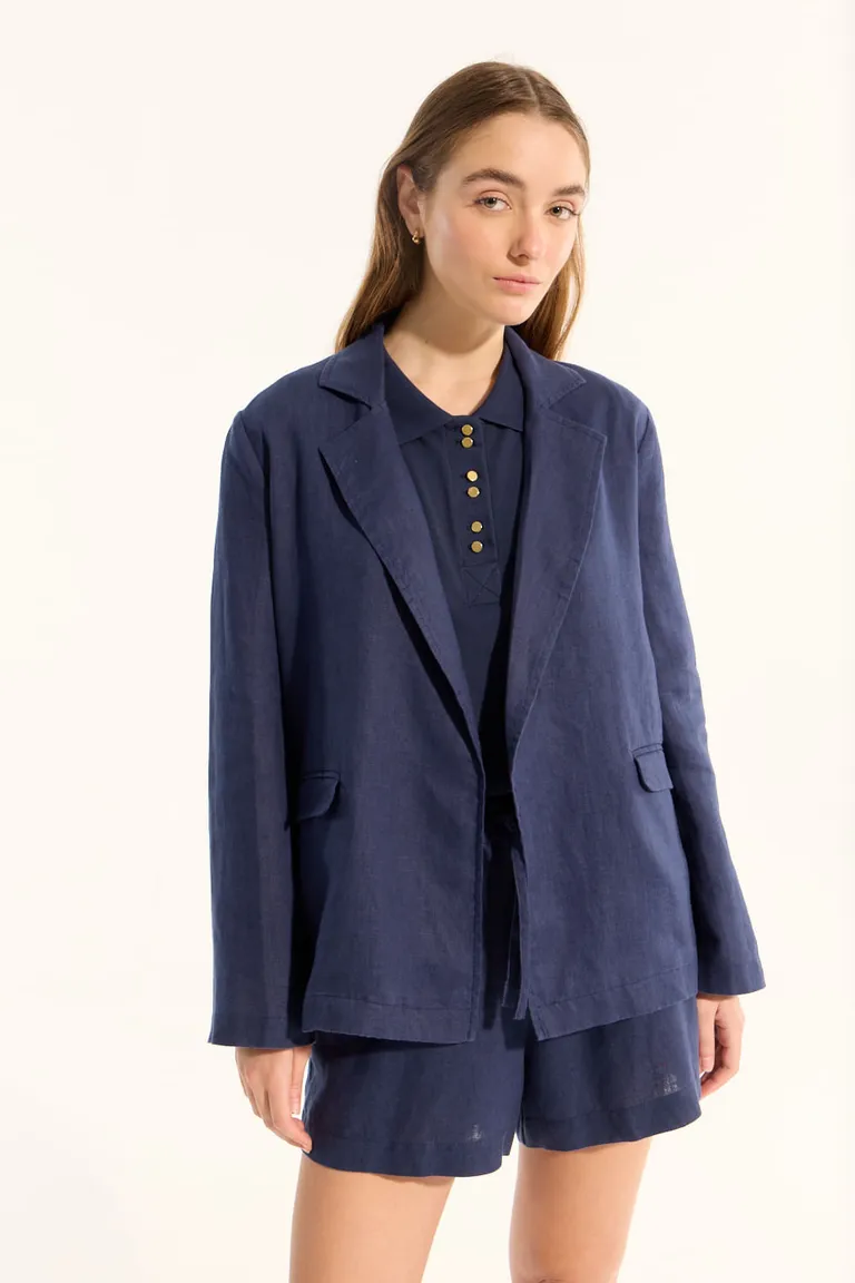 Blazer holgado y de mangas caídas en color azul marino, ideal para crear looks elegantes y casuales. de Portsaid en Blazers para argentina