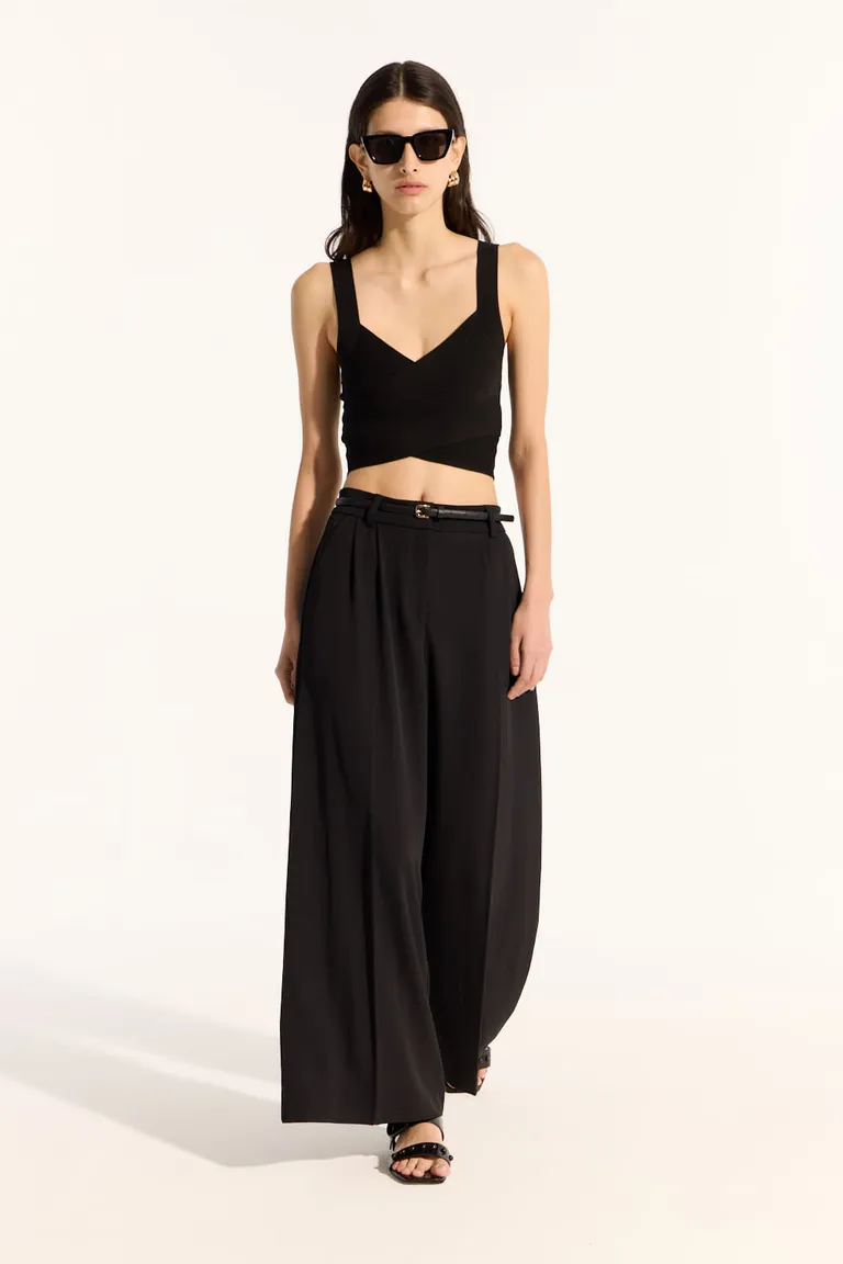 Top cruzado negro de punto con diseño ajustado y detalle de piezas entrecruzadas de Portsaid en Tops para argentina