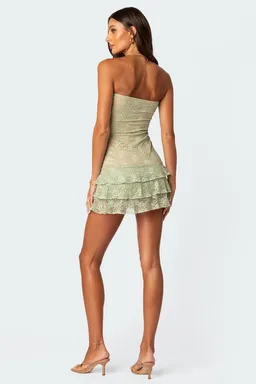 Mini vestido encaje escarlata de Edikted en Vestidos para argentina
