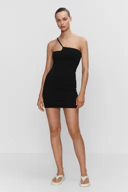 Vestido escote asimétrico de Mango en Vestidos para argentina