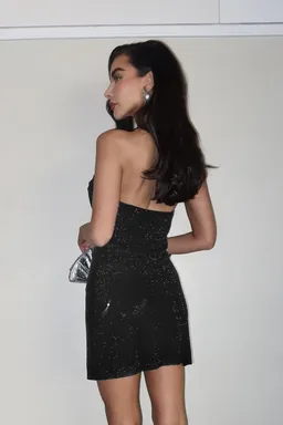 Mini vestido escote drapeado diamante de Boohoo en Vestidos para argentina