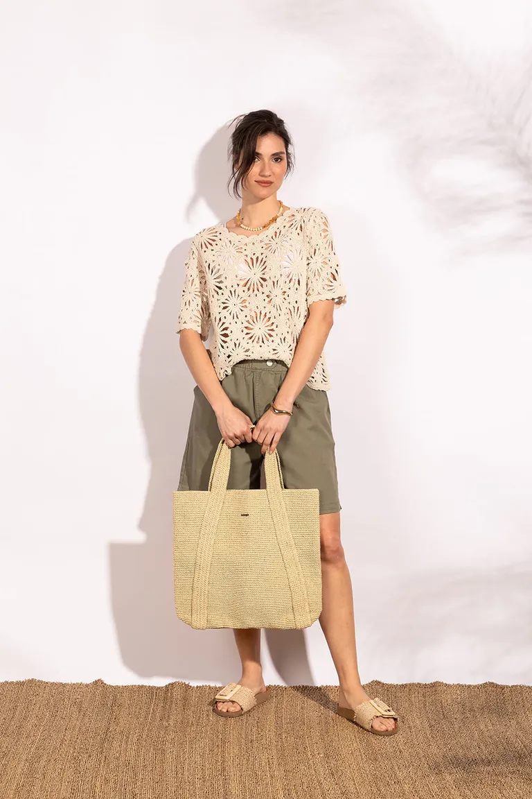 Blusa con diseño de calados en material suave y holgado para mayor comodidad de Indiastyle en Blusas para argentina