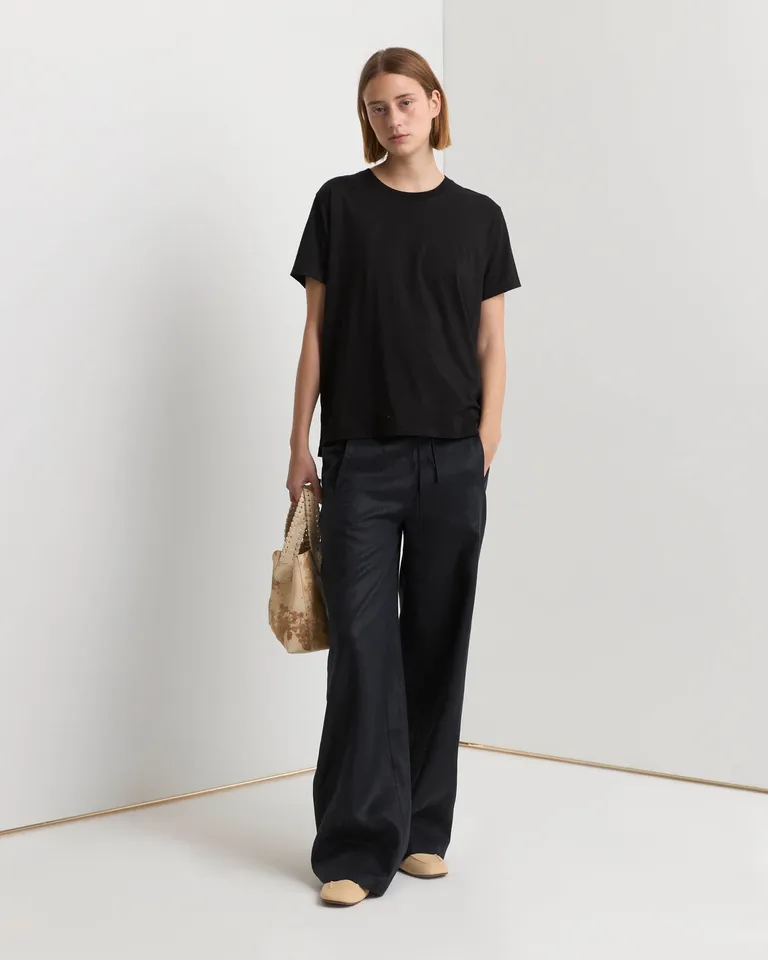 Pantalón de lino recto y holgado con detalles en foil de brillo sutil de Prüne en Pantalones para argentina