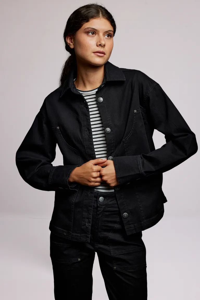 Chaqueta de vestir negra de corte clásico y elegante para mujeres de Kill en Chaquetas para argentina