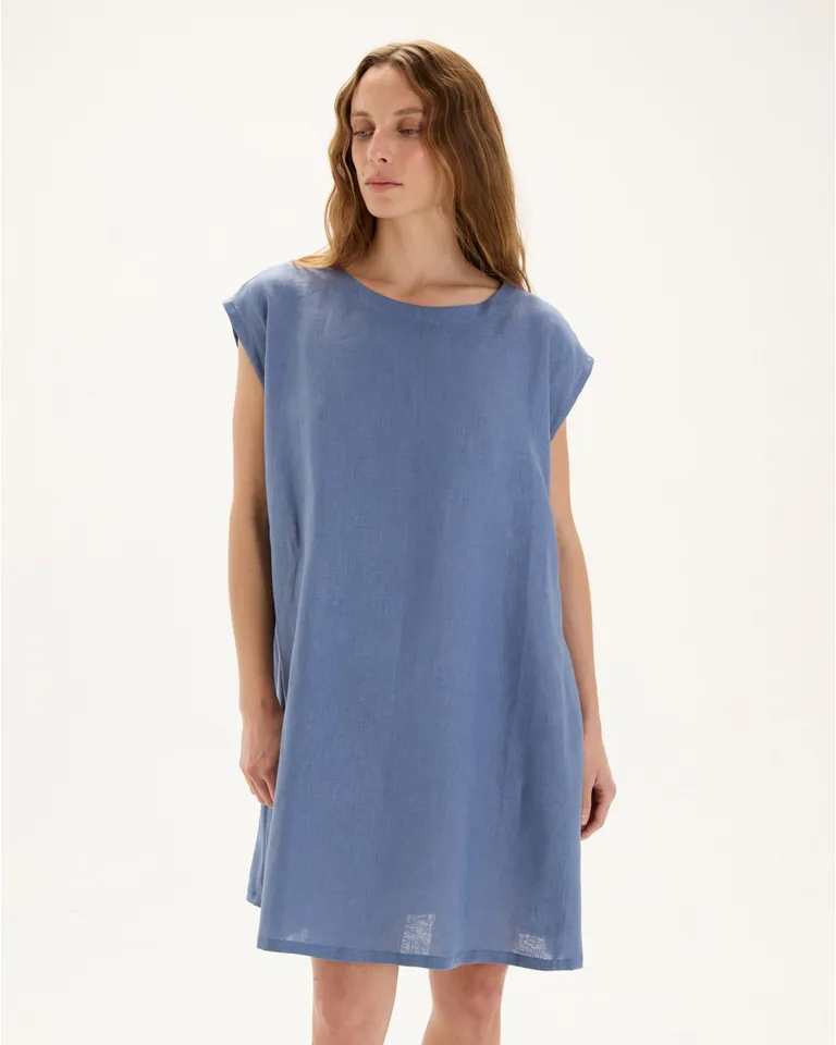 Vestido amplio de lino en color azul con escote redondo y sin mangas de Blue Sheep en Vestidos para argentina