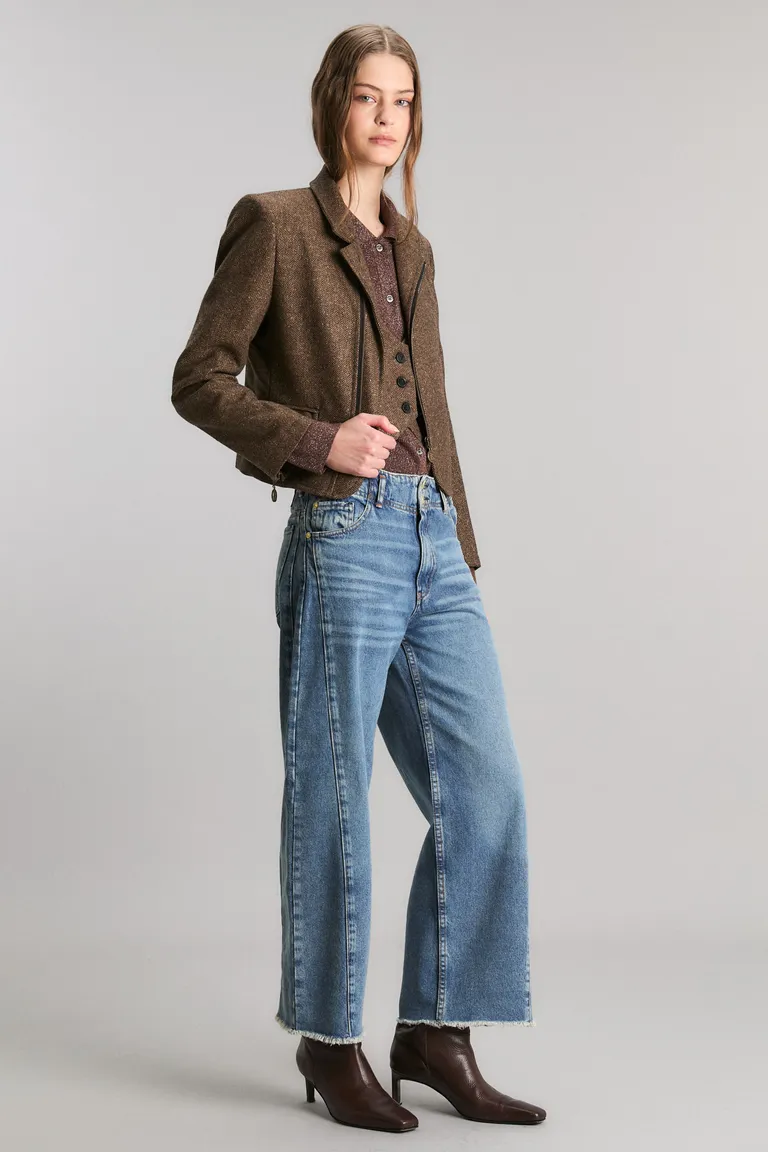 Chaqueta Cloudy Spike: Elegancia y Estilo en una Prenda Versátil de Kosiuko en Chaquetas para argentina