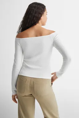 Remera canalé hombros descubiertos de Mango Teen en Tops para argentina