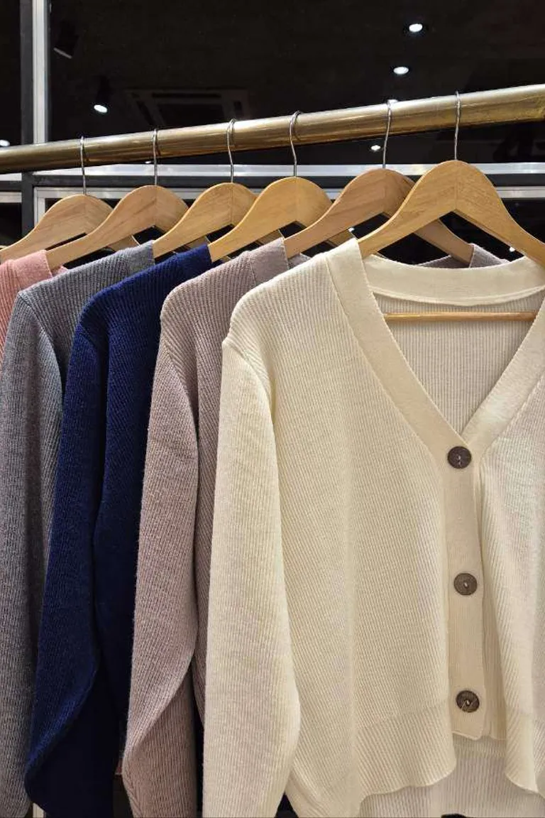 Cardigan Botones Elegante de Hesed en Buzos y Sweaters para argentina