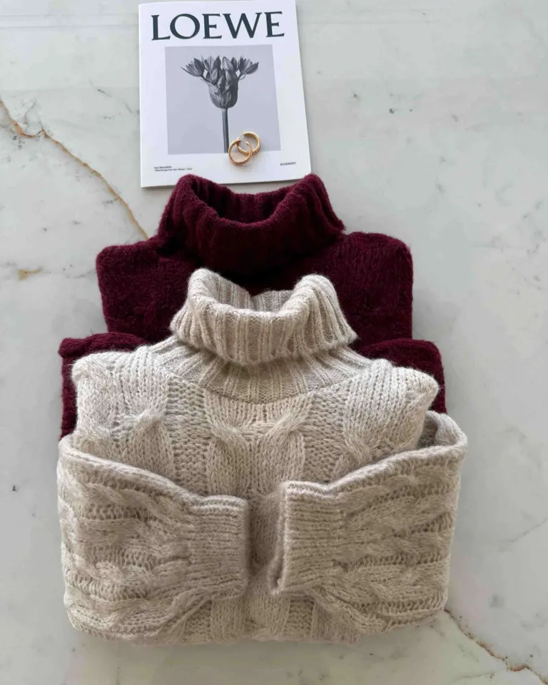 Polera de frizz con trenza manga globo en color rojo de Hesed en Buzos y Sweaters para argentina