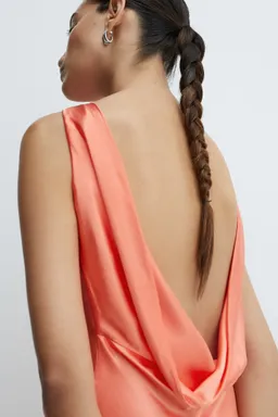 Vestido satinado espalda abierta de Mango en Vestidos para argentina