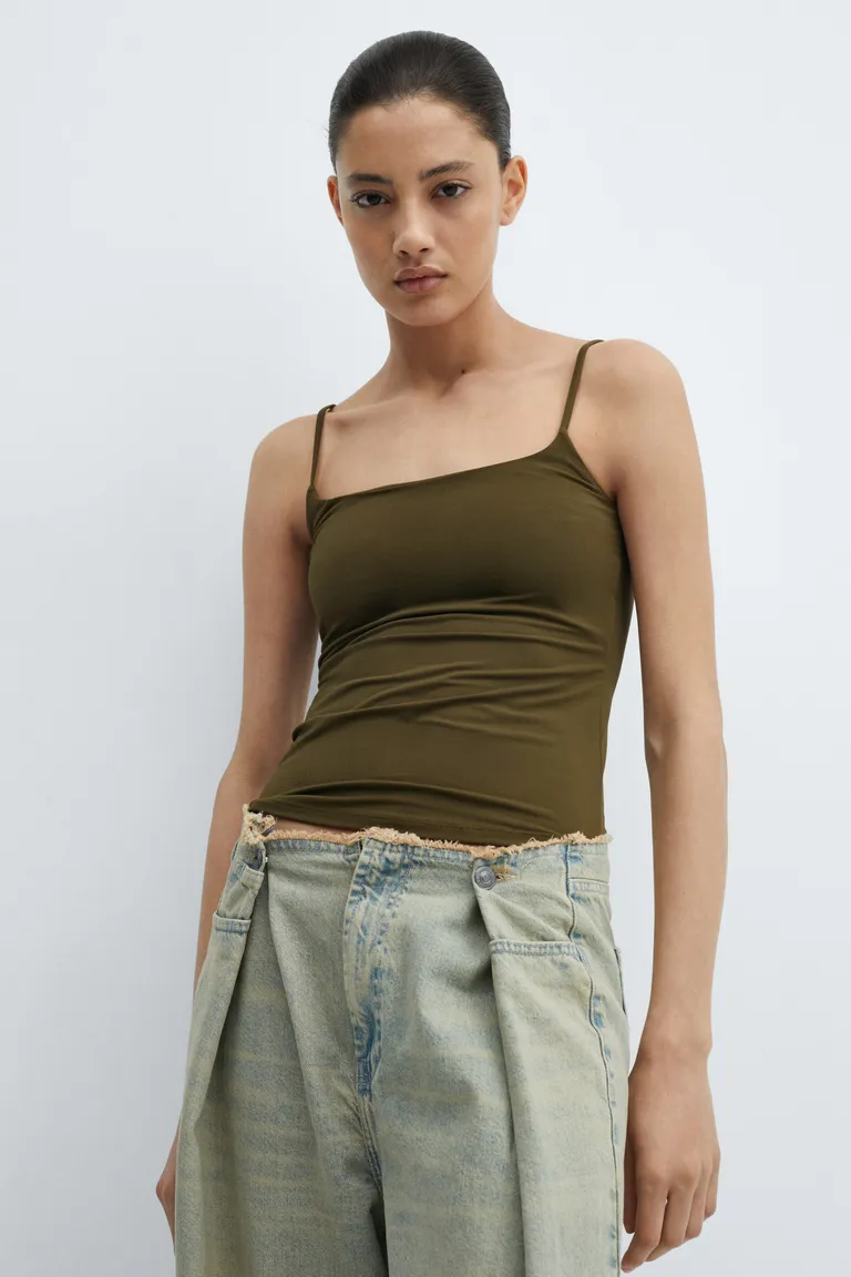 Top tirantes cuello escotado de Mango en Tops para argentina