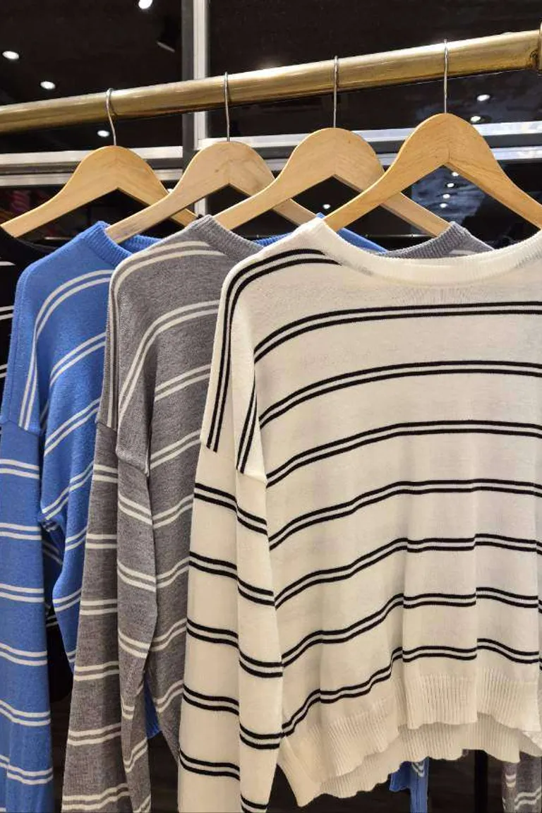 Sweater Diseño Rayado de Hesed en Buzos y Sweaters para argentina