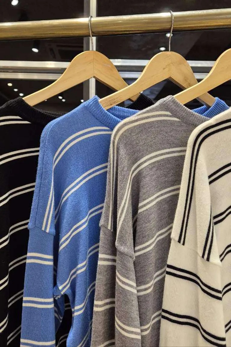 Sweater Diseño Rayado de Hesed en Buzos y Sweaters para argentina