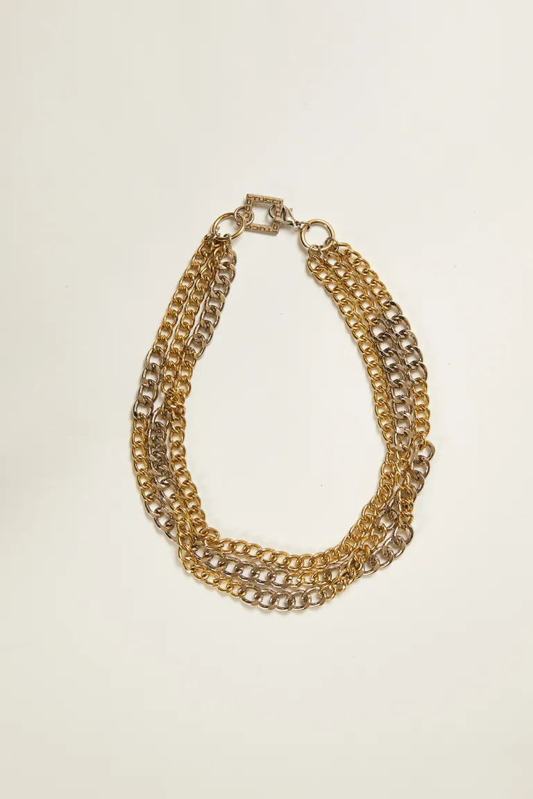 Gargantilla de cadenas metálicas con dije personalizado de Tucci en Bijouterie para argentina