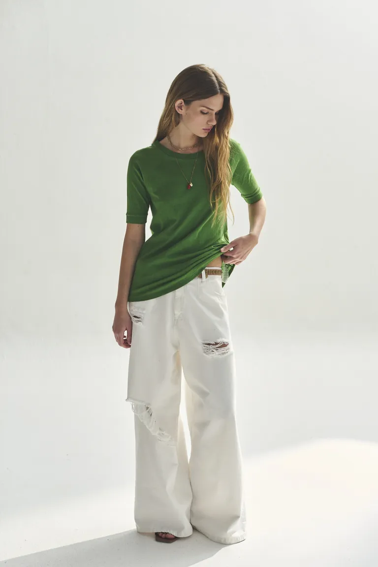 Remera raglan verde con diseño moderno y práctico para mujer de Akiabara en Remeras para argentina