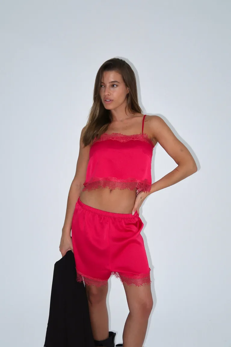 Top de satén rosa con detalles de encaje de Naíma en Tops para argentina