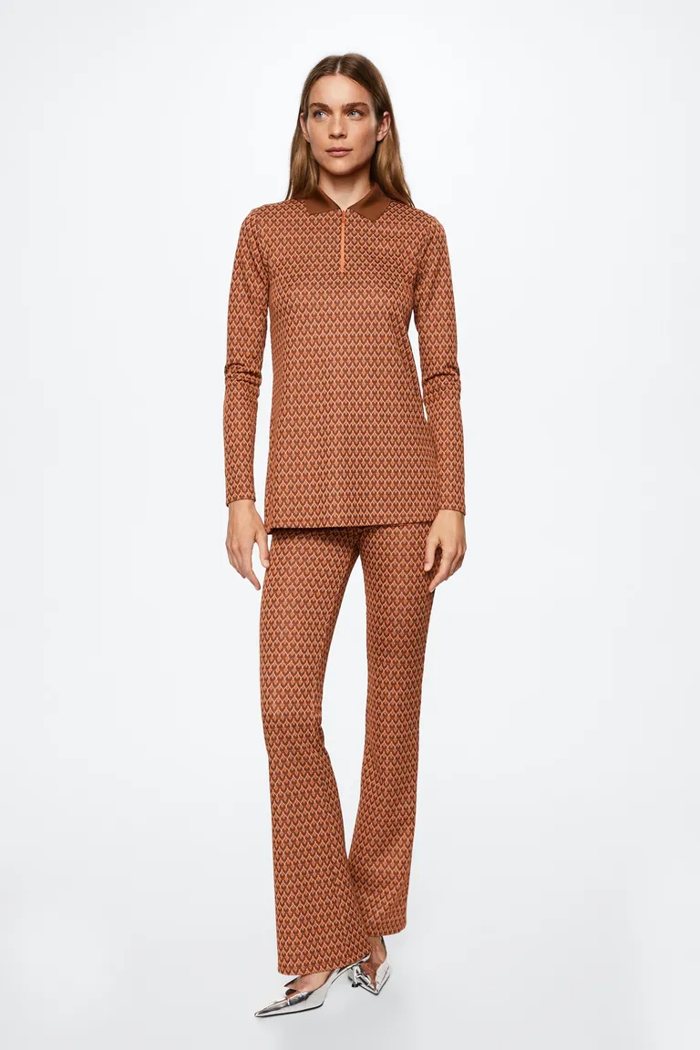 Pantalón flare estampado de Mango en Pantalones para argentina