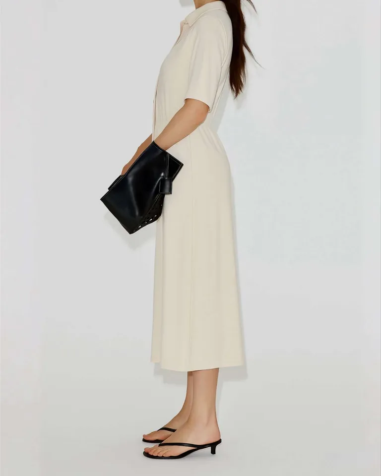 Vestido de lino camisero beige con frunces en la cintura y lazo de Hesed en Vestidos para argentina