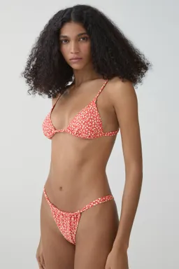 Corpiño bikini floral de Mango en Swimwear y Beachwear para argentina