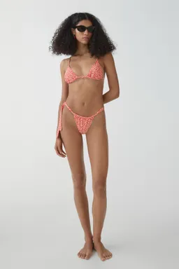 Corpiño bikini floral de Mango en Swimwear y Beachwear para argentina