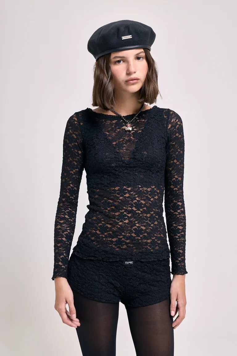 Short de encaje con terminación de puntilla en cintura y detalle de marca frontal de 47 Street en Shorts para argentina