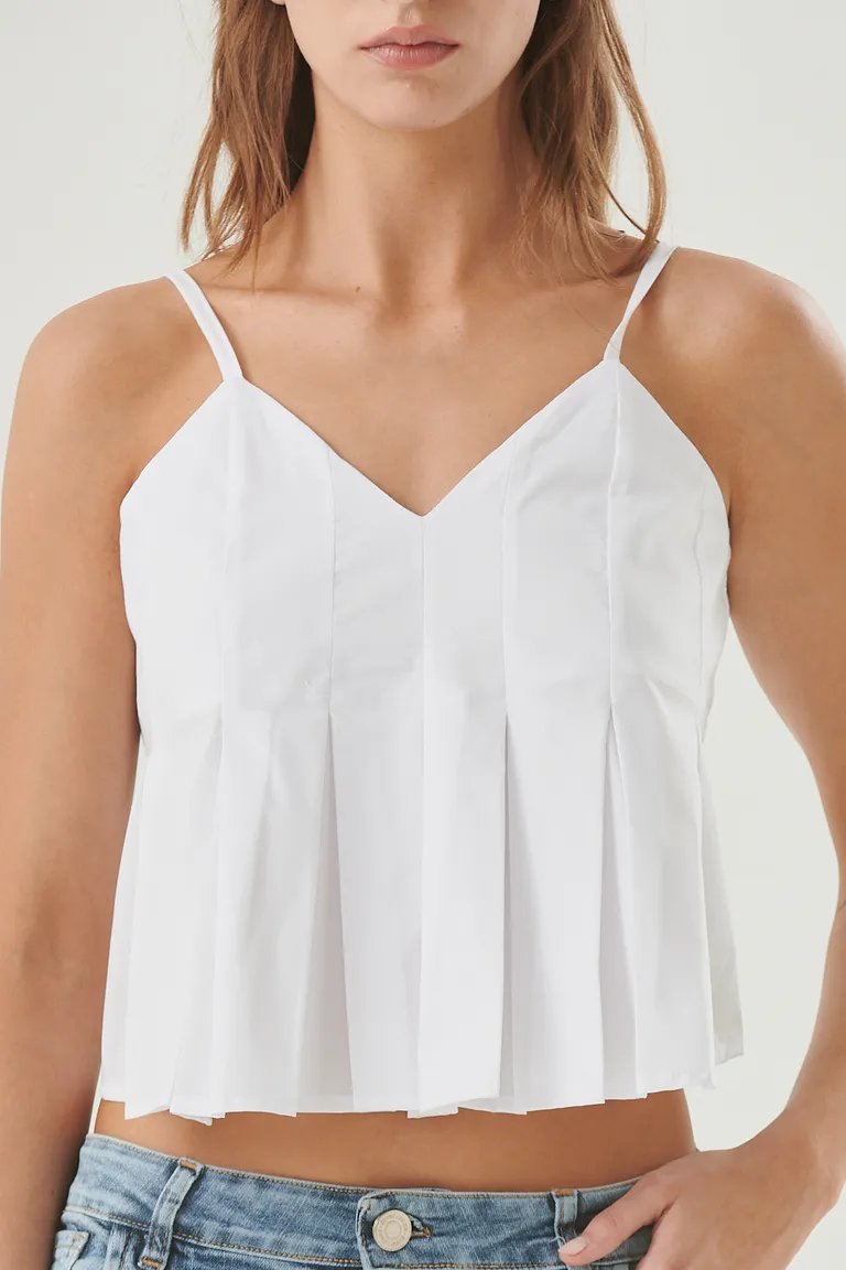 Top blanco de diseño fresco y elegante con breteles ajustables y tablas en el frente de Sweet en Tops para argentina