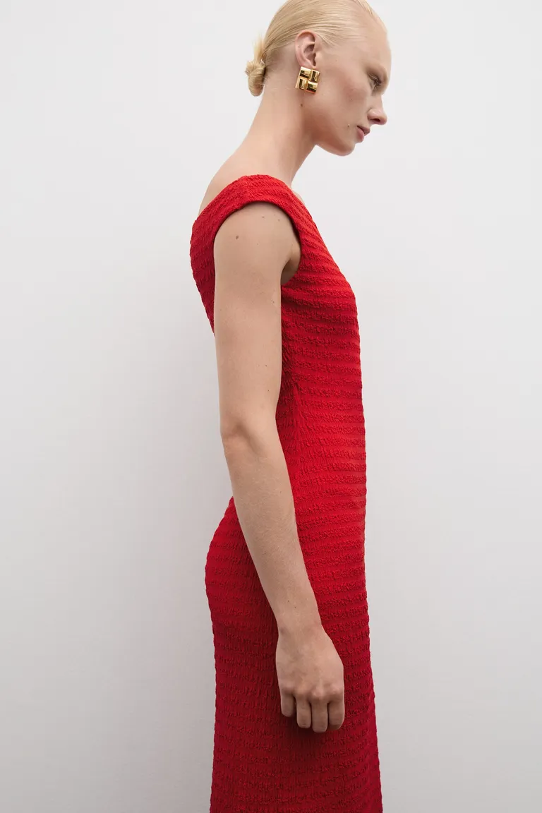 Vestido largo hombros descubiertos de Mango en Vestidos para argentina