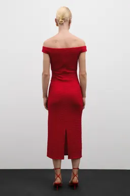 Vestido largo hombros descubiertos de Mango en Vestidos para argentina