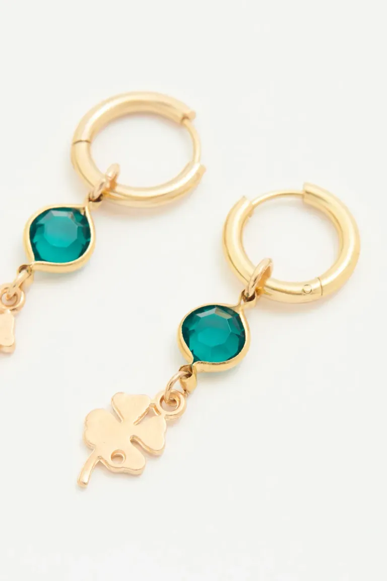 Aros argolla con cristales facetados y dije de trébol colgante de Rapsodia en Bijouterie para argentina