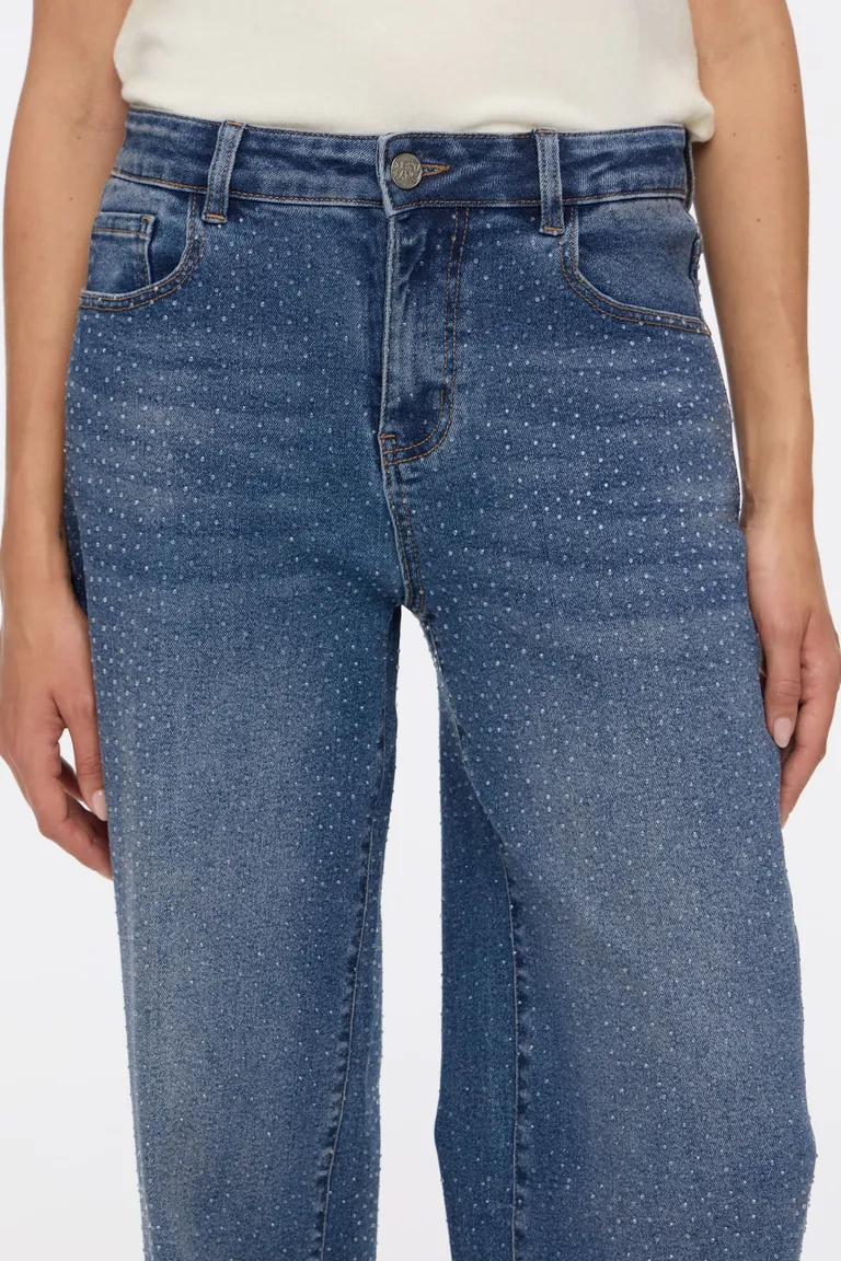 Pantalón de denim corte recto con detalles de brillos y diseño de cinco bolsillos de Cuesta Blanca en Pantalones para argentina