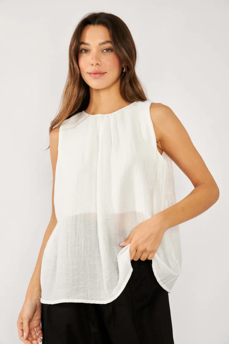 Blusa de tela plisada con escote fruncido y espalda con botón de Belle en Blusas para argentina