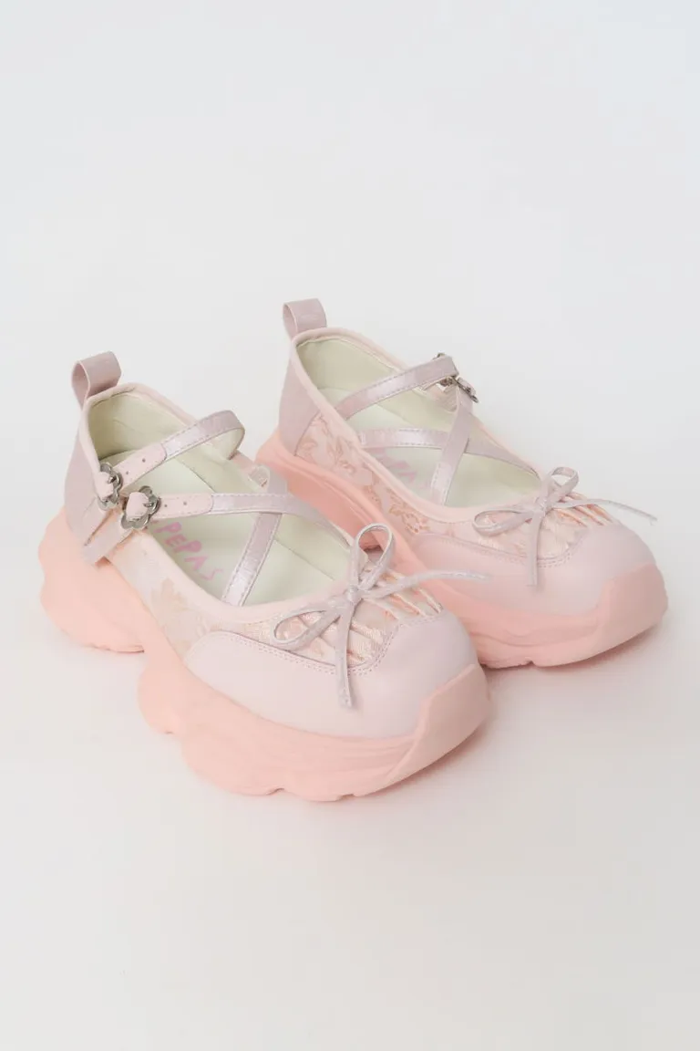 Zapatillas de satén con punta redonda de cuero, detalles de moño y plataforma de caucho de Las Pepas en Zapatillas para argentina