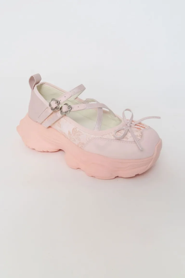 Zapatillas de satén con punta redonda de cuero, detalles de moño y plataforma de caucho de Las Pepas en Zapatillas para argentina