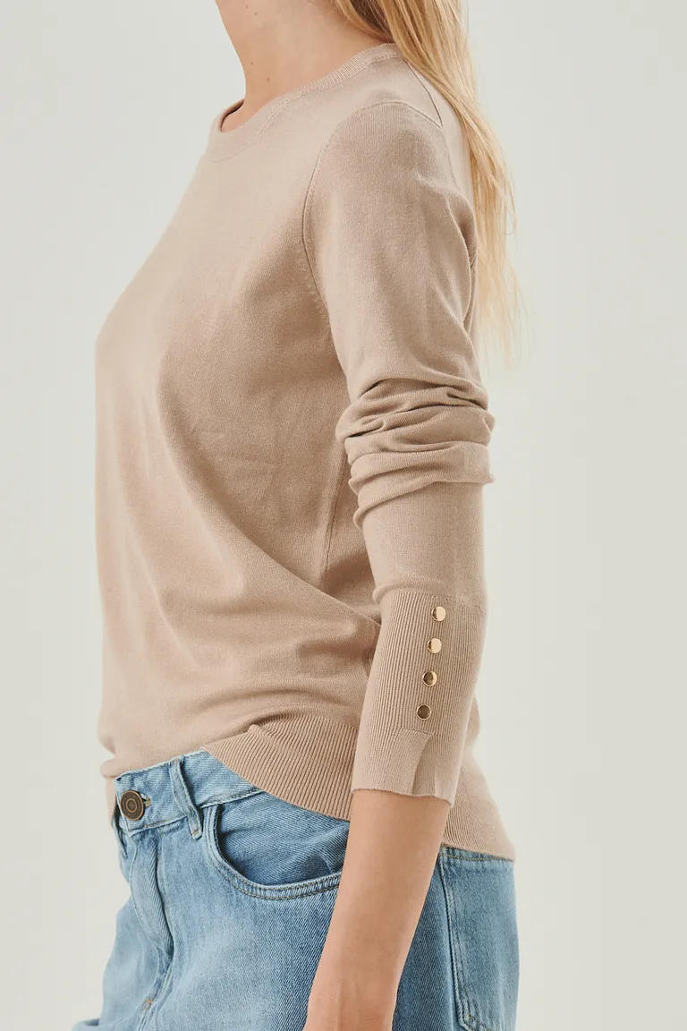 Sweater de diseño acanalado y calce suave para un estilo casual y elegante de Sweet en Buzos y Sweaters para argentina