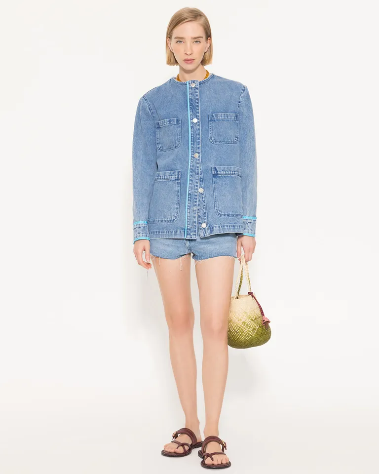 Chaqueta de jean con detalles turquesa y bolsillos frontales de Jazmin Chebar en Chaquetas para argentina