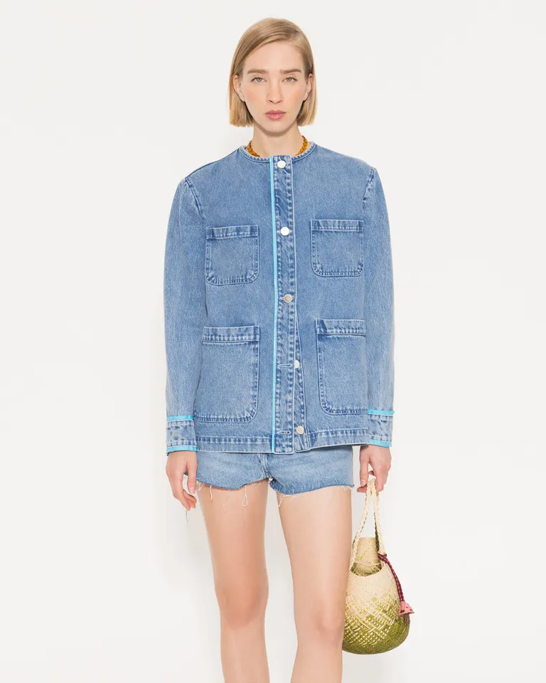 Chaqueta de jean con detalles turquesa y bolsillos frontales de Jazmin Chebar en Chaquetas para argentina